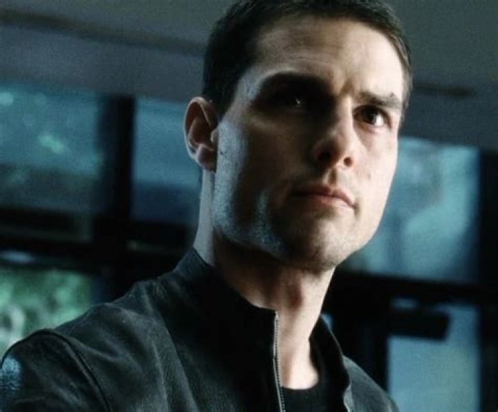 Minority Report - John Anderton using computer